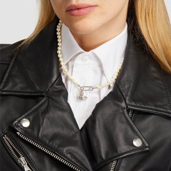 🩶🔹️VIVIENNE WESTWOOD 🔹️Off-White Lucrece Pearl Necklace (Silver Tone) - Picture 10 of 10